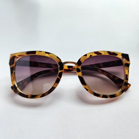 Circus by Sam Edelman Tortoise Shell Cat-Eye Frame Sunglasses Gradient Lenses - Picture 1 of 10